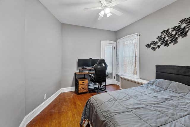 4917 N Kilbourn Avenue, Chicago, IL 60630