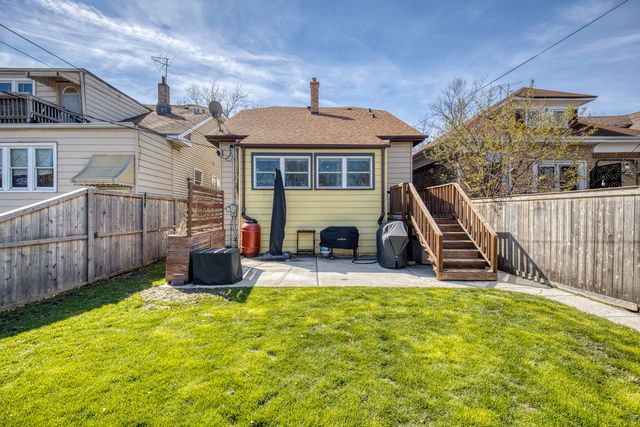 4917 N Kilbourn Avenue, Chicago, IL 60630