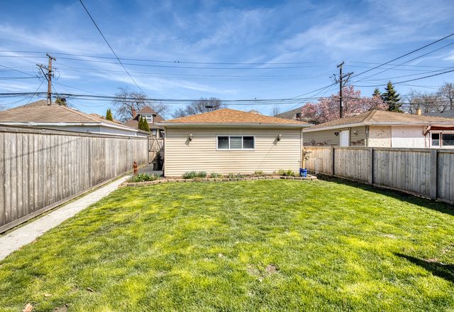 4917 N Kilbourn Avenue, Chicago, IL 60630