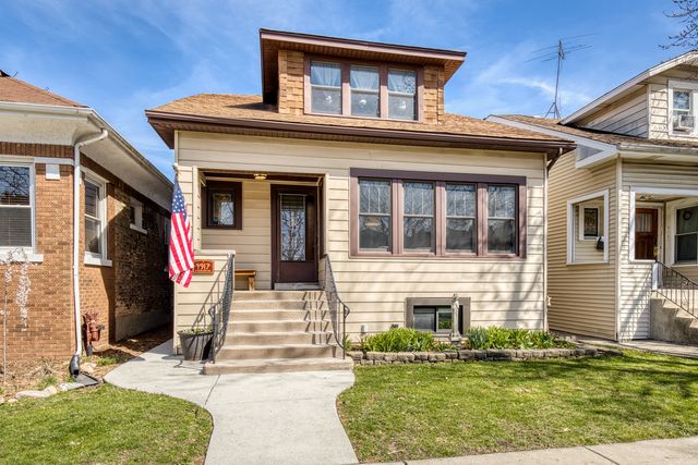4917 N Kilbourn Avenue, Chicago, IL 60630