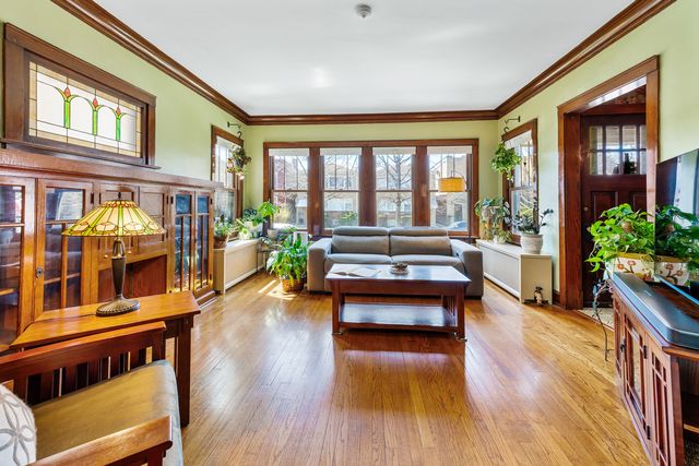 4917 N Kilbourn Avenue, Chicago, IL 60630