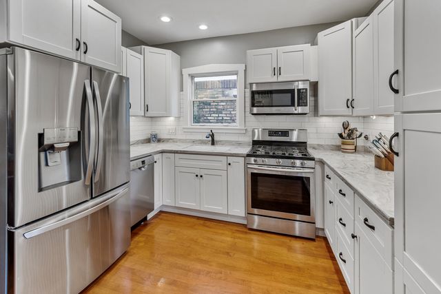 4917 N Kilbourn Avenue, Chicago, IL 60630