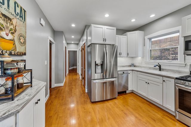 4917 N Kilbourn Avenue, Chicago, IL 60630