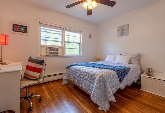 3 Marthas Ln, Rockport, MA 01966