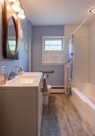 3 Marthas Ln, Rockport, MA 01966