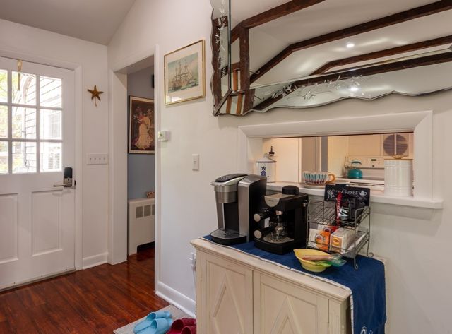 3 Marthas Ln, Rockport, MA 01966