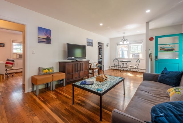 3 Marthas Ln, Rockport, MA 01966