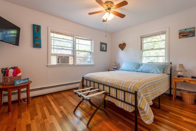 3 Marthas Ln, Rockport, MA 01966