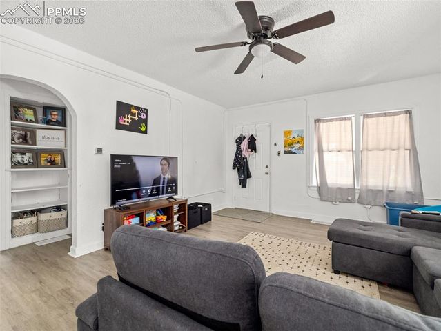 1109 E 8th Street, Pueblo, CO 81001