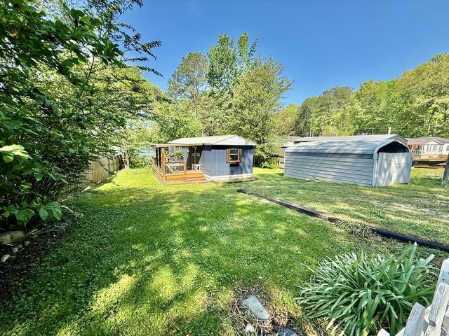 545 Mansard Island Dr, Springville, TN 38256