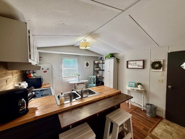 545 Mansard Island Dr, Springville, TN 38256