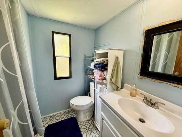 545 Mansard Island Dr, Springville, TN 38256