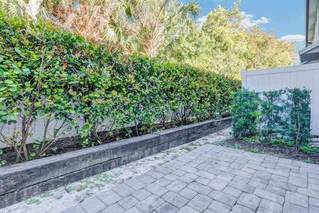 5659 Enclave Drive, Riviera Beach, FL 33407