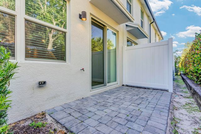 5659 Enclave Drive, Riviera Beach, FL 33407