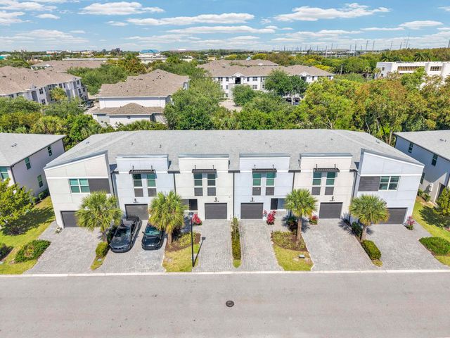 5659 Enclave Drive, Riviera Beach, FL 33407