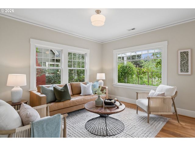 3127 Ne MASON St, Portland, OR 97211