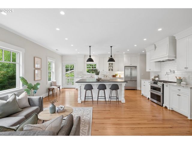 3127 Ne MASON St, Portland, OR 97211