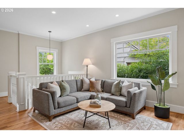 3127 Ne MASON St, Portland, OR 97211