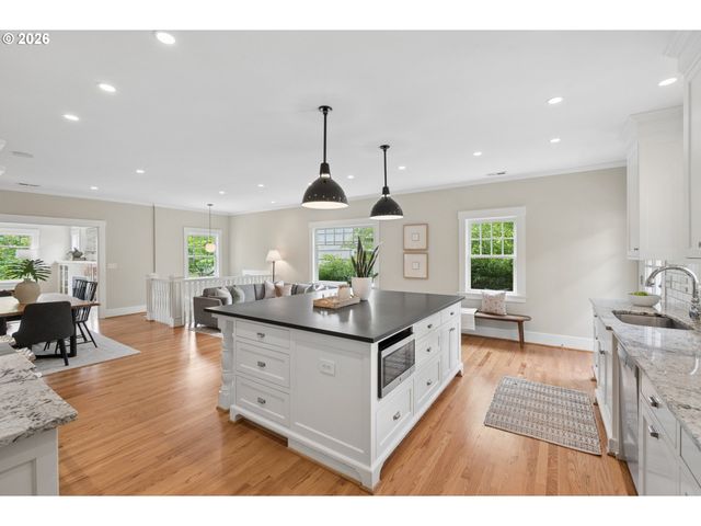 3127 Ne MASON St, Portland, OR 97211