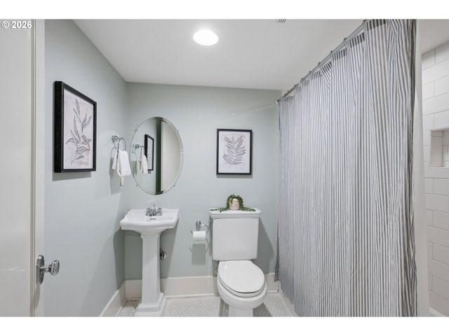3127 Ne MASON St, Portland, OR 97211