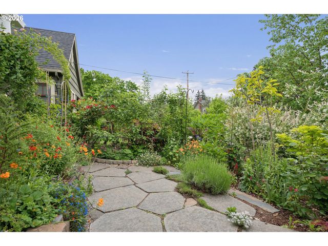 3127 Ne MASON St, Portland, OR 97211