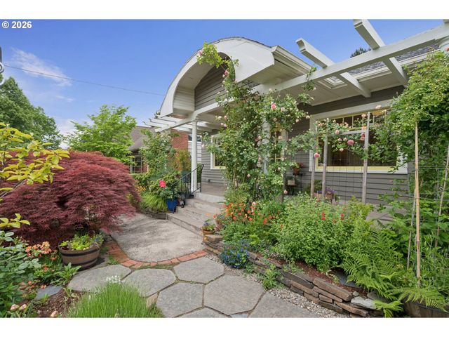 3127 Ne MASON St, Portland, OR 97211