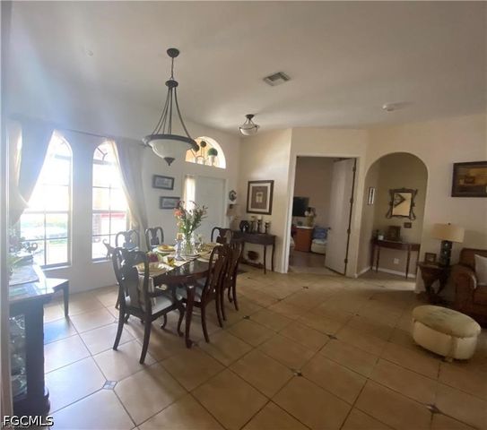 2124 Skyline BLVD, Cape Coral, FL 33991