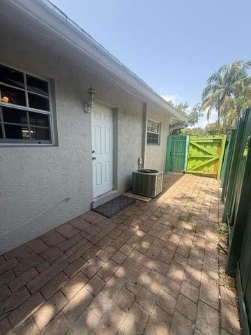 712 SW 14th Avenue 1, Fort Lauderdale, FL 33312