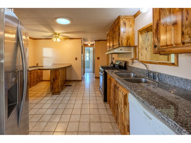 87830 TERRACE VIEW Dr, Florence, OR 97439