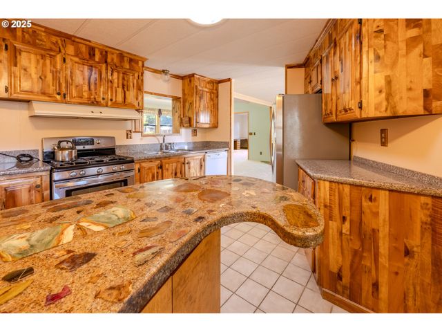 87830 TERRACE VIEW Dr, Florence, OR 97439