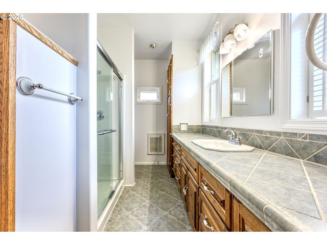 87830 TERRACE VIEW Dr, Florence, OR 97439