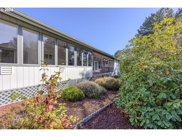 87830 TERRACE VIEW Dr, Florence, OR 97439