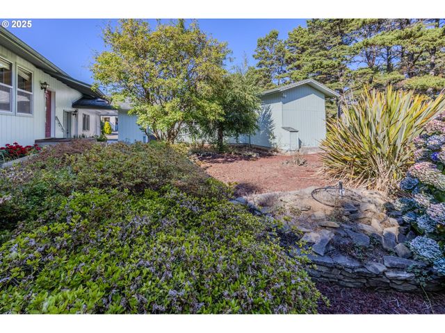 87830 TERRACE VIEW Dr, Florence, OR 97439