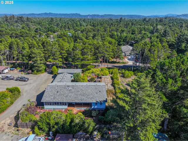 87830 TERRACE VIEW Dr, Florence, OR 97439