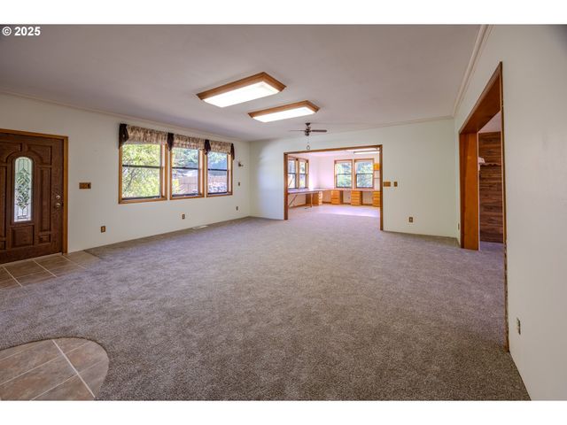 87830 TERRACE VIEW Dr, Florence, OR 97439