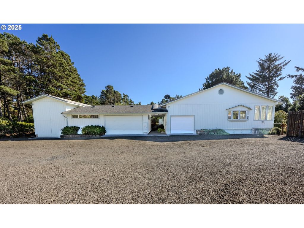 87830 TERRACE VIEW Dr, Florence, OR 97439