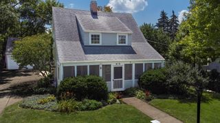 615 Cedar Street, St. Charles, IL 60174