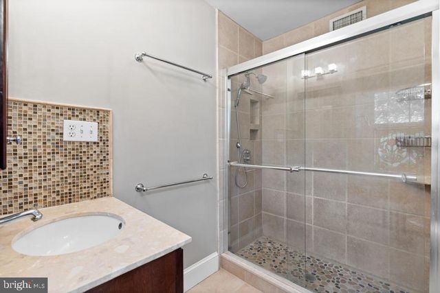 318 W SPRINGFIELD AVE, Philadelphia, PA 19118