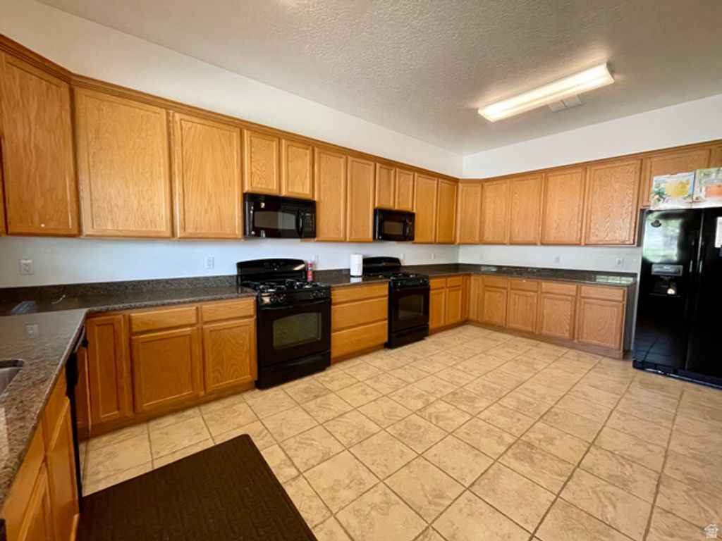 Image 26 of property listing at 1148 W 1150 S #12, Payson, UT 84651