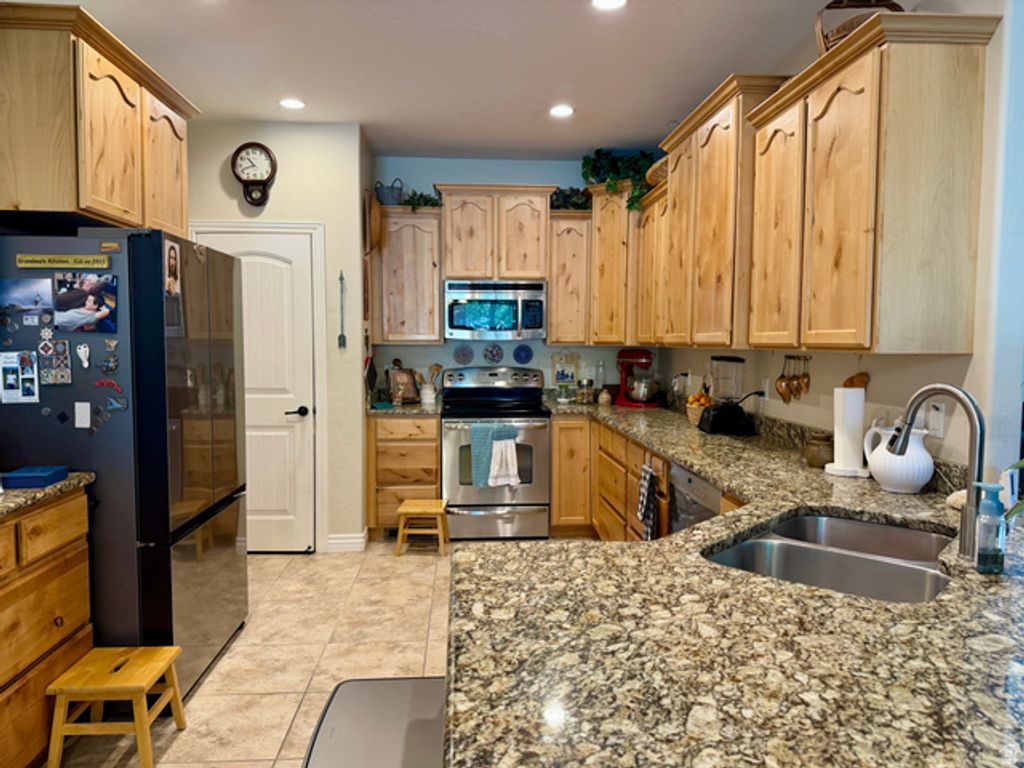 Image 8 of property listing at 1148 W 1150 S #12, Payson, UT 84651
