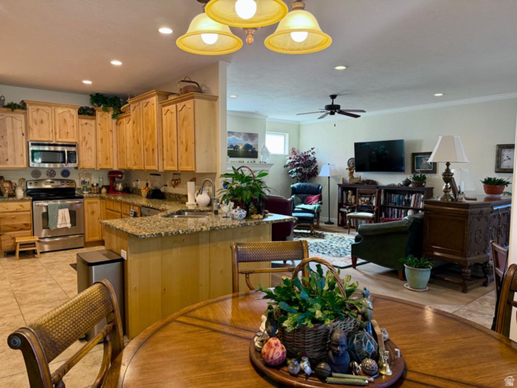 Image 9 of property listing at 1148 W 1150 S #12, Payson, UT 84651