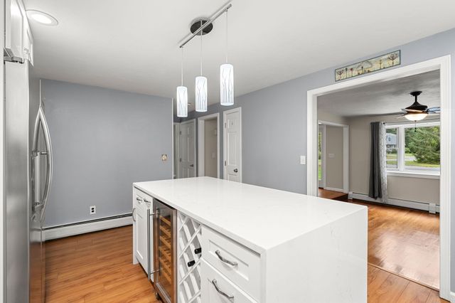 1 Nottingham Dr, Raynham, MA 02767