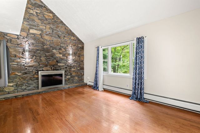 1 Nottingham Dr, Raynham, MA 02767