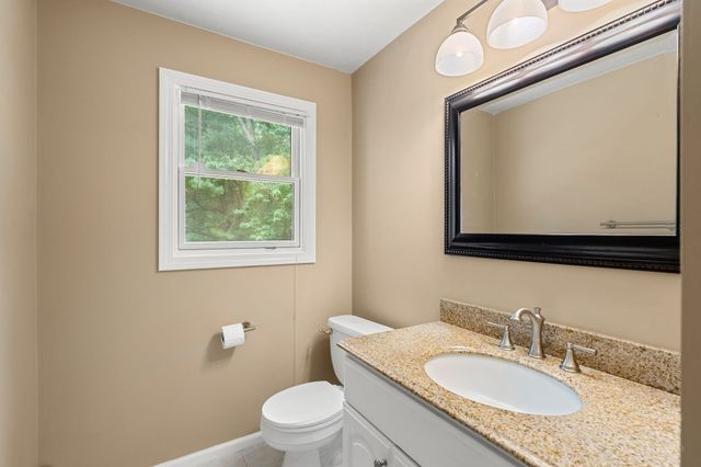 1 Nottingham Dr, Raynham, MA 02767
