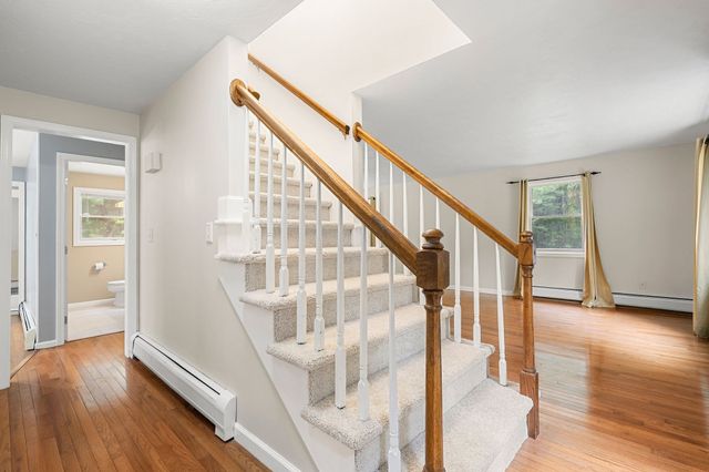 1 Nottingham Dr, Raynham, MA 02767