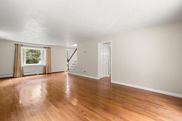 1 Nottingham Dr, Raynham, MA 02767