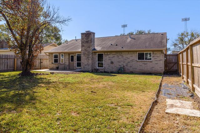 4905 Woodway Avenue, Rosenberg, TX 77471