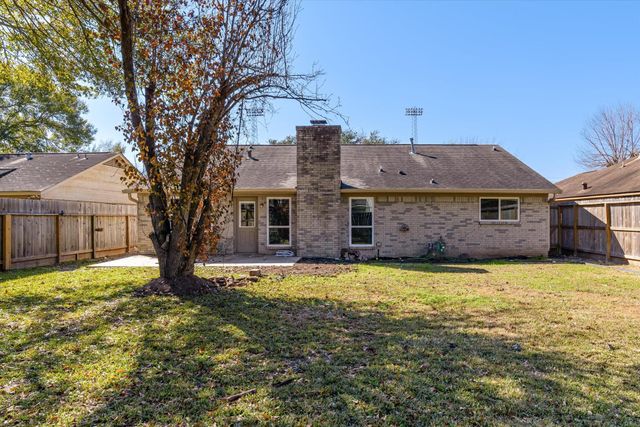 4905 Woodway Avenue, Rosenberg, TX 77471