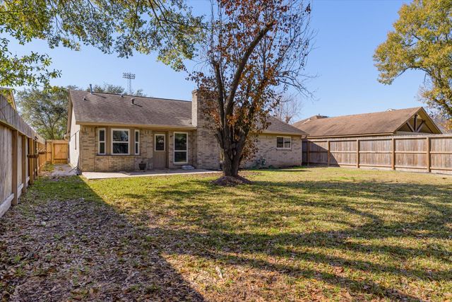 4905 Woodway Avenue, Rosenberg, TX 77471
