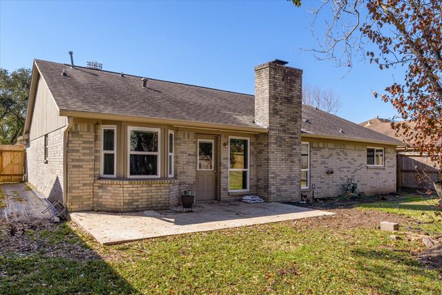 4905 Woodway Avenue, Rosenberg, TX 77471